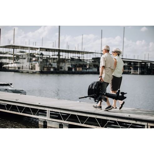 Moteur hors-bord Tohatsu MFS 4 CV avec réservoir interne et barre franche