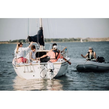 Moteur hors-bord Tohatsu MFS 5 cv GPL avec réservoir externe et barre franche