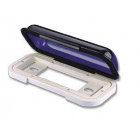 Tableau de bord pour autoradio avec fermeture hermétique