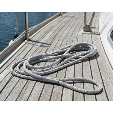 Corde en polyester pour la fixation des pare-chocs